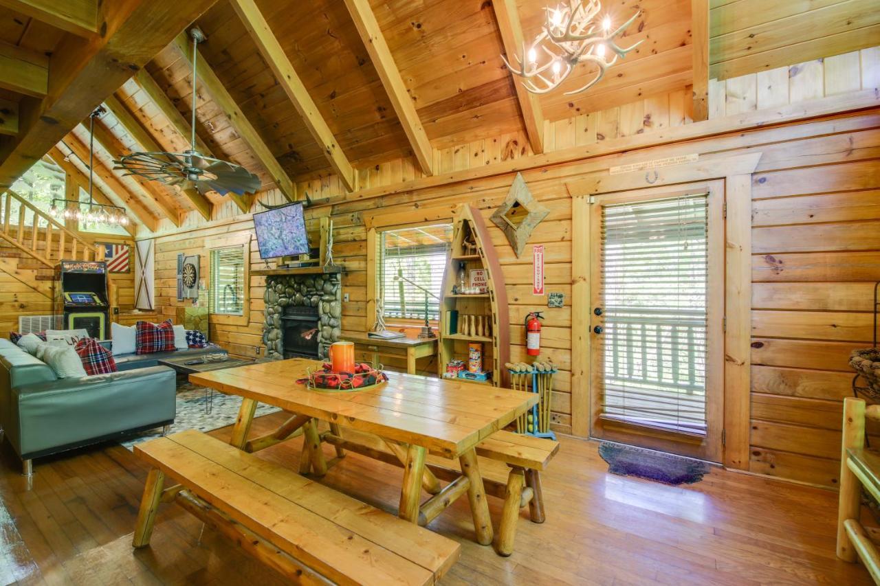 Gatlinburg Family Cabin With Private Hot Tub And Deck! Villa Luaran gambar