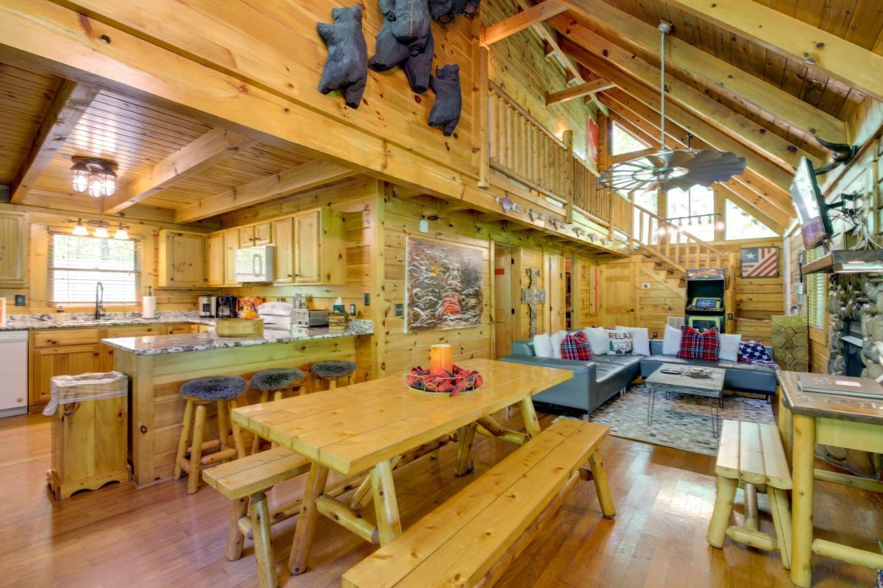 Gatlinburg Family Cabin With Private Hot Tub And Deck! Villa Luaran gambar