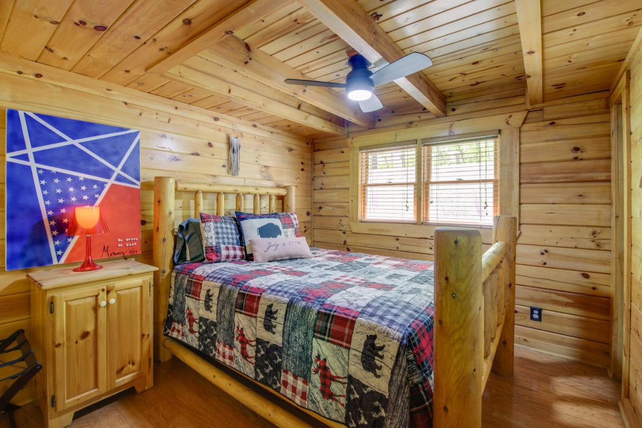Gatlinburg Family Cabin With Private Hot Tub And Deck! Villa Luaran gambar