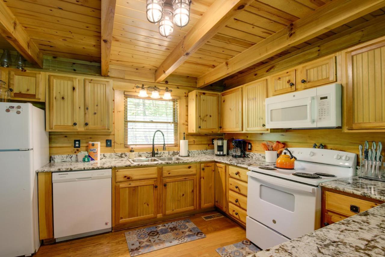 Gatlinburg Family Cabin With Private Hot Tub And Deck! Villa Luaran gambar