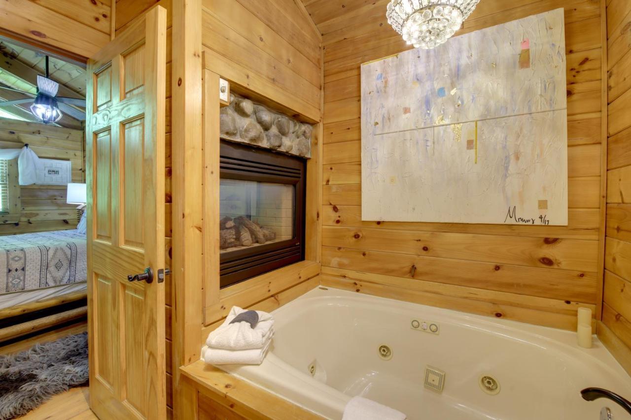 Gatlinburg Family Cabin With Private Hot Tub And Deck! Villa Luaran gambar