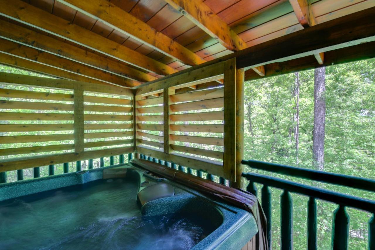 Gatlinburg Family Cabin With Private Hot Tub And Deck! Villa Luaran gambar