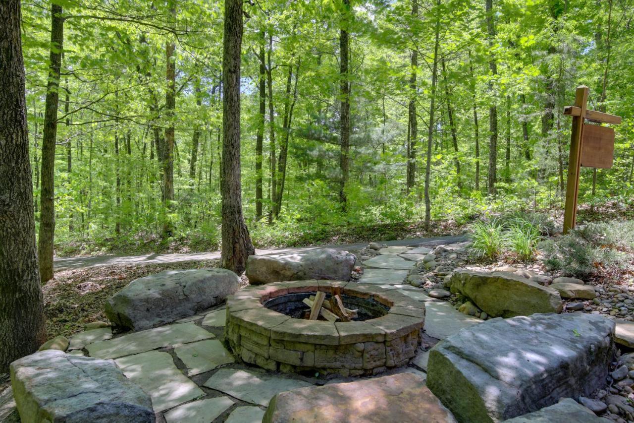 Gatlinburg Family Cabin With Private Hot Tub And Deck! Villa Luaran gambar